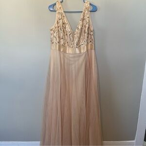 Chic Sleeveless Tan Gown with Embroidered Bodice